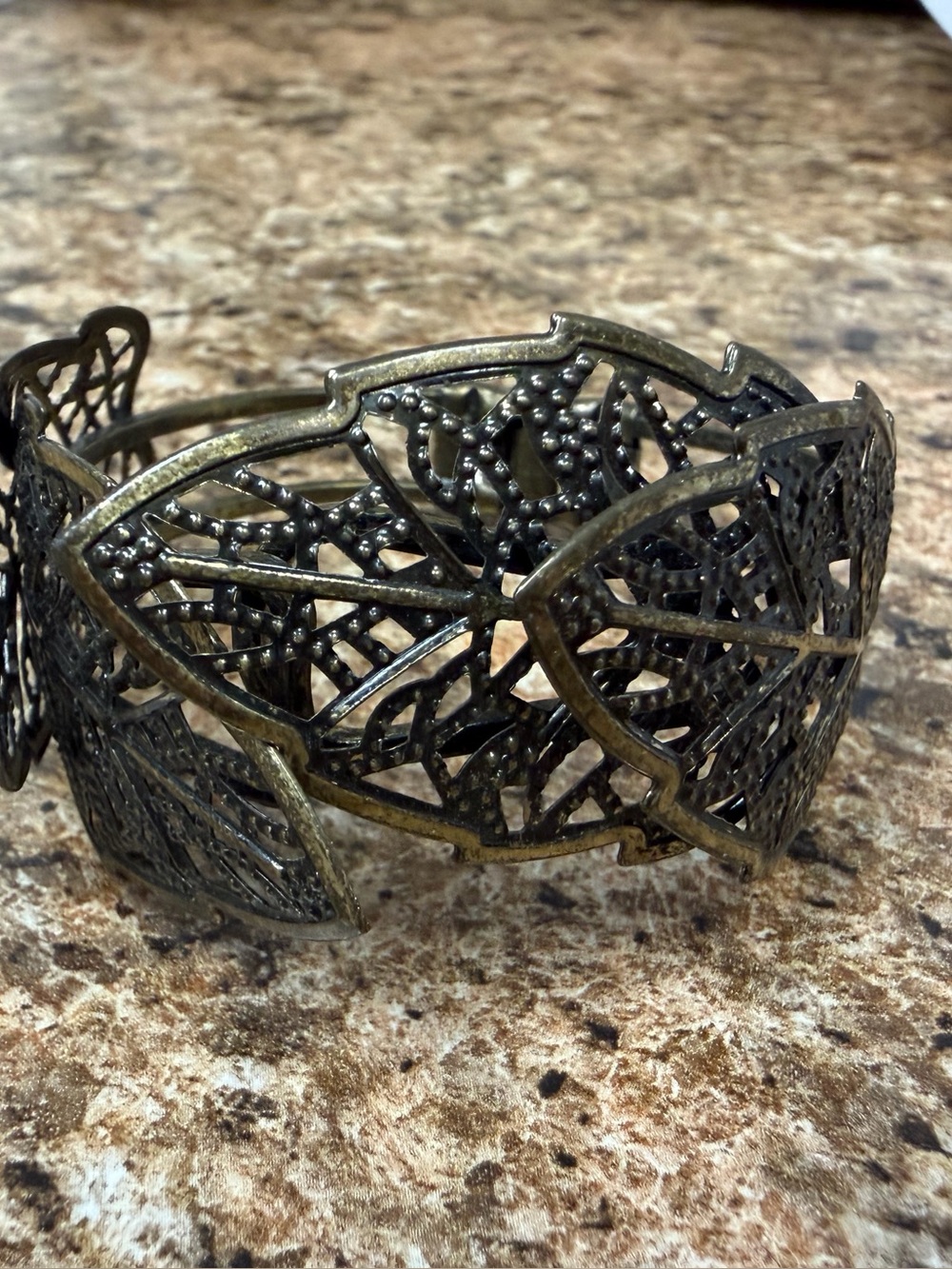 Vintage Style Hinged Cuff Bracelet Bronze Tone Openwork Leaf Botanical Boho